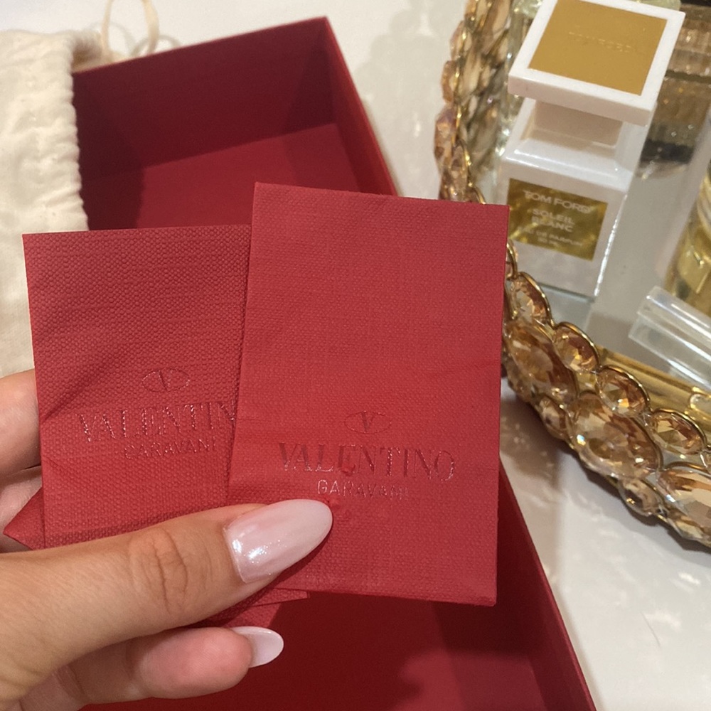 Valentino jelly rock stud sandals comes with box and dust bag - Picture 5 of 5